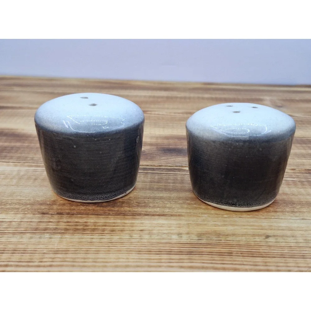 Vintage Hand Made Ceramic‎ Salt & Pepper Shakers Stone Wear Pottery Reto Glaze